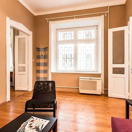 Apartment Quiet Just 10 Minutes From The Center Budapest