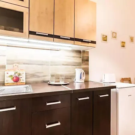 Quiet Just 10 Minutes From The Center Apartment *