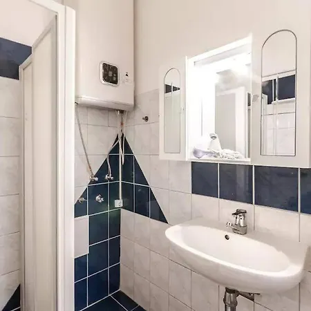 Apartment Quiet Just 10 Minutes From The Center Budapest